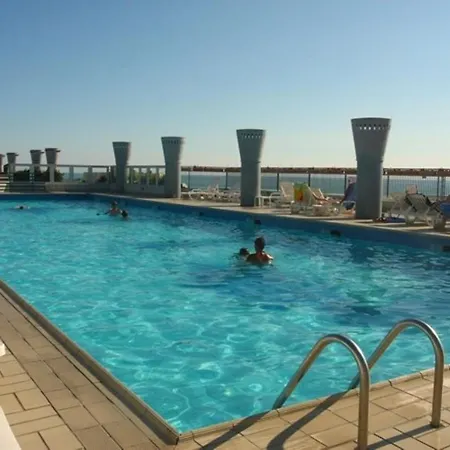 One-bedroom Flat Next To Thermae Apartment