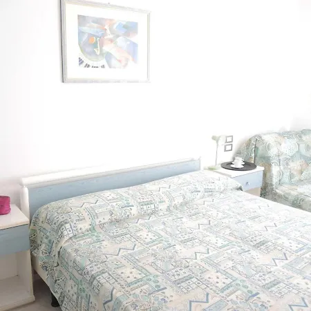 One-bedroom Flat Next To Thermae Apartment *