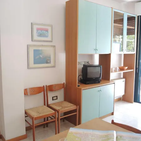 One-bedroom Flat Next To Thermae Apartment *